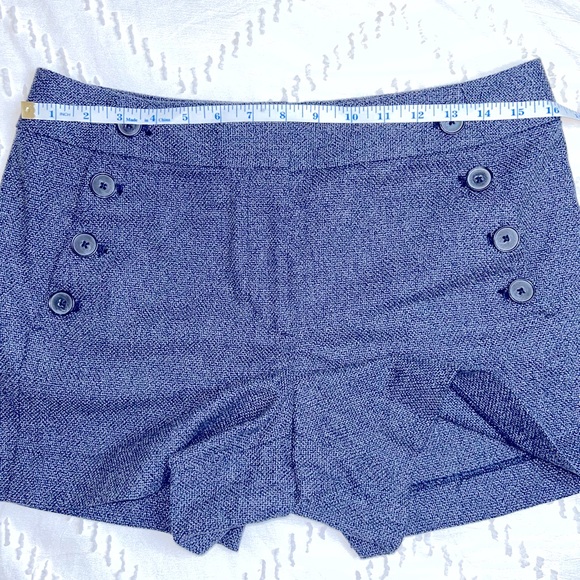 NWT LOFT “The Riviera Short” textured navy blue shorts — sz 6 - Picture 3 of 6